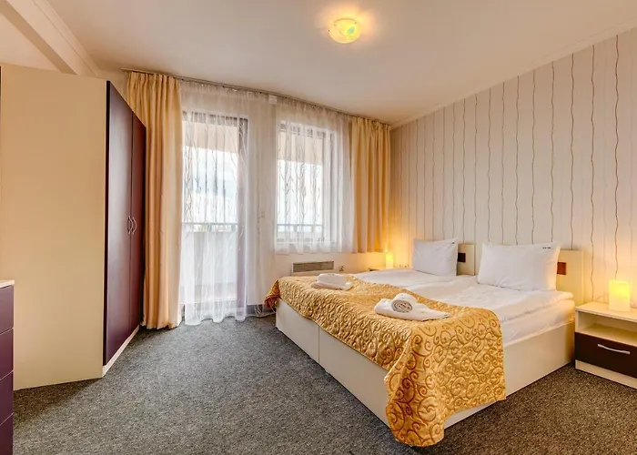 Colorful 2bd With Indoor Fireplace And Mountain View By Flat Mаnager